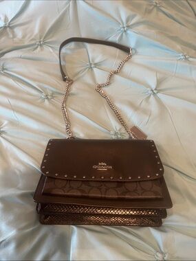 Klare Coach black Signature Leather Shoulder Bag with Chain Strap